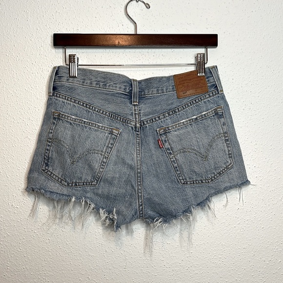 Levis 501 Distressed Jean Buttonfly Shorts Size 27 - Picture 3 of 8